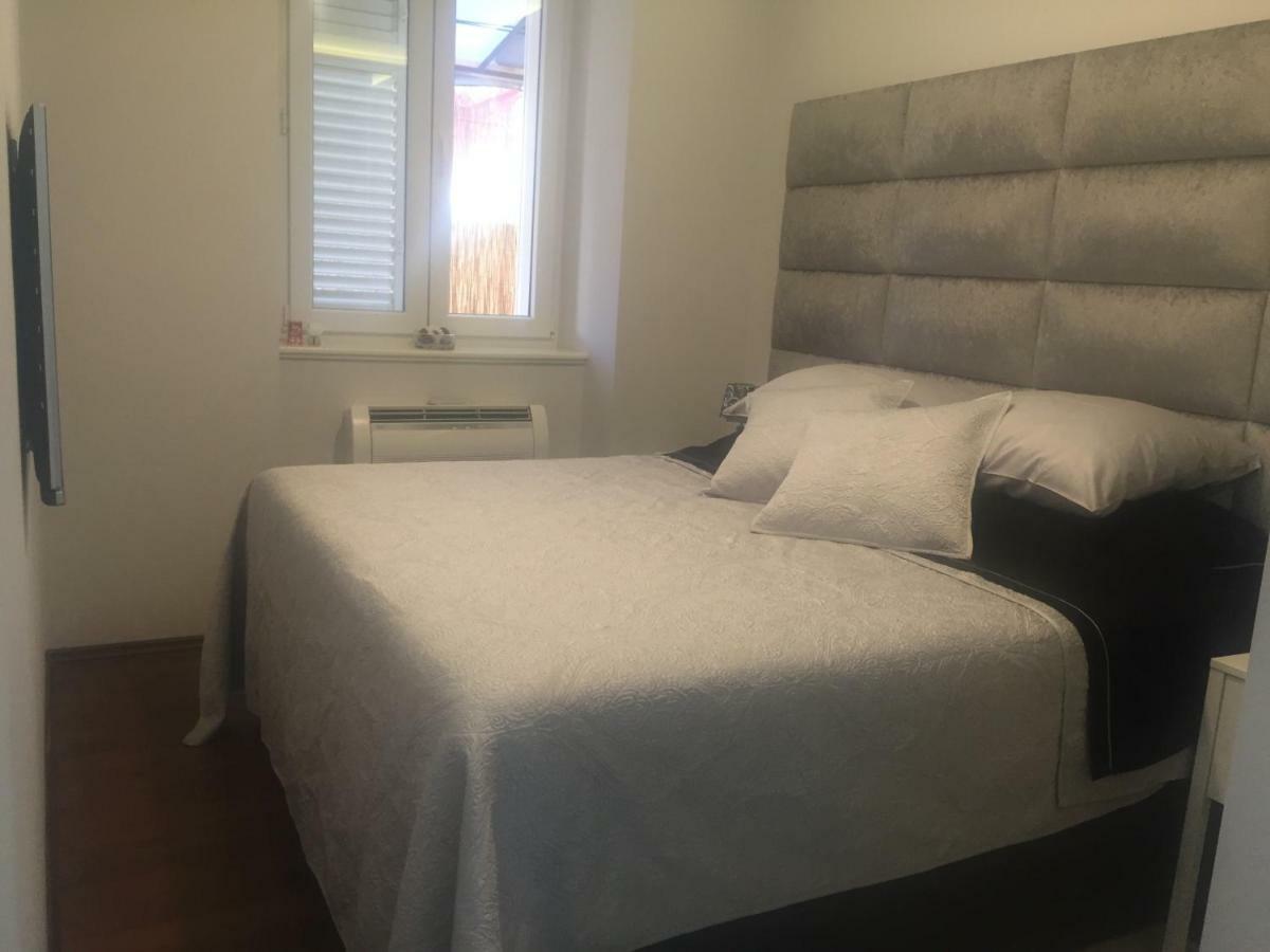 Touched Vip Zadar Apartment Bagian luar foto